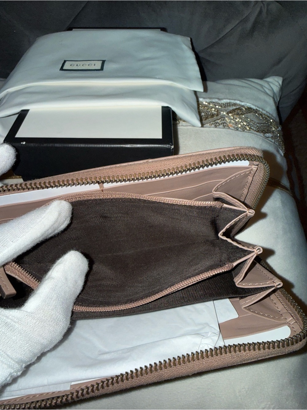 🔥EUC Gucci GG Marmont Quilted Zip-around Wallet in Taupe retails 750🔥 - Picture 12 of 16